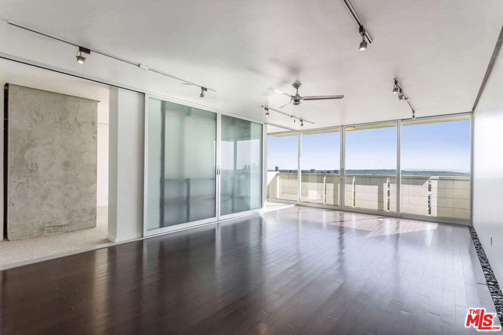 8787 Shoreham Drive #610