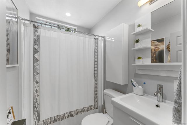 3317 19 Jemez Dr, San Diego CA: https://media.crmls.org/mediaz/1f44fa84-1b94-4c0c-98a1-29b4218d57a3.jpg