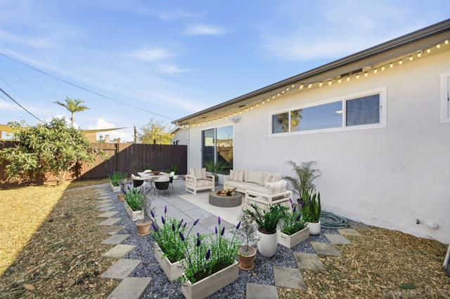 2990 Greyling Dr, San Diego CA: https://media.crmls.org/mediaz/1f4515c8-9ad9-46b7-a802-1a51373a0d48.jpg