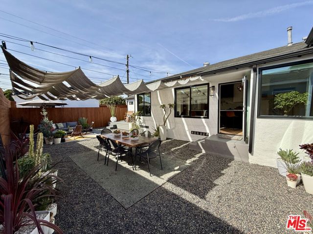 3625 Somerset Drive, Los Angeles CA: https://media.crmls.org/mediaz/1f45a607-b886-4c2c-8522-00962ae49f02.jpg