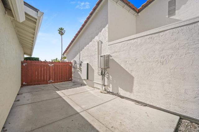 4308 Granite Court, Union City CA: https://media.crmls.org/mediaz/1f4628bc-a926-4cbf-b20e-b3160ebdfbdd.jpg