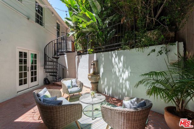 2055 Outpost Drive, Los Angeles CA: https://media.crmls.org/mediaz/1f46a66b-2448-4e01-a9d1-75c131e3b09e.jpg