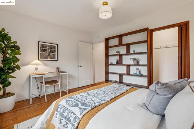 63 Eureka Ave, Kensington CA: https://media.crmls.org/mediaz/1f46fbb3-7912-4ba1-b503-30d58c16e804.jpg