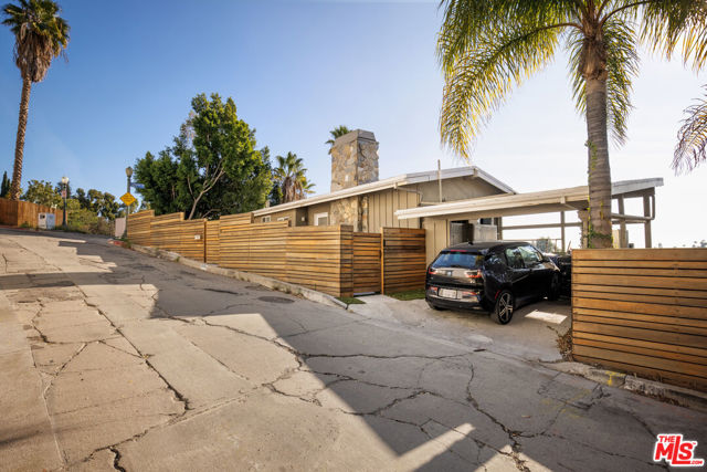 6434 Bryn Mawr Drive, Los Angeles, California 90068, 3 Bedrooms Bedrooms, ,2 BathroomsBathrooms,Single Family Residence,For Sale,Bryn Mawr,23296997