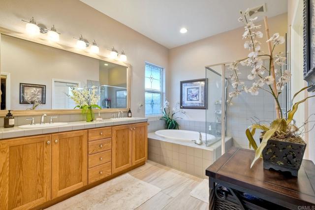 2682 Dundee Glen, Escondido CA: https://media.crmls.org/mediaz/1f47bf9f-b4fe-4b75-ad08-ad5fe5b4480f.jpg