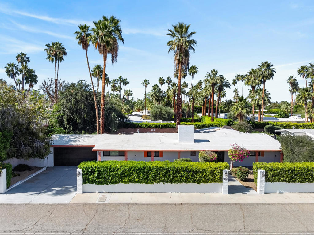 1450 E Mesquite Avenue