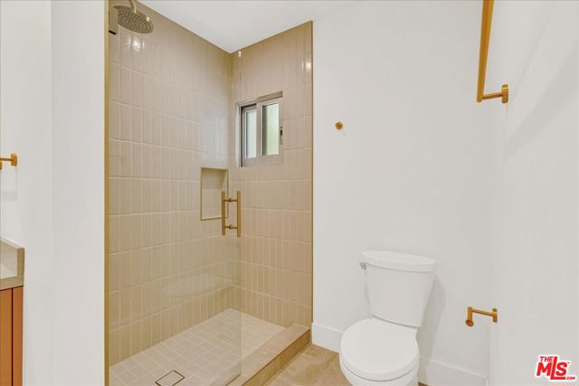 210 S Hamilton Drive, Beverly Hills CA: https://media.crmls.org/mediaz/1f48337f-e116-468f-b03b-489c6e0cbc23.jpg