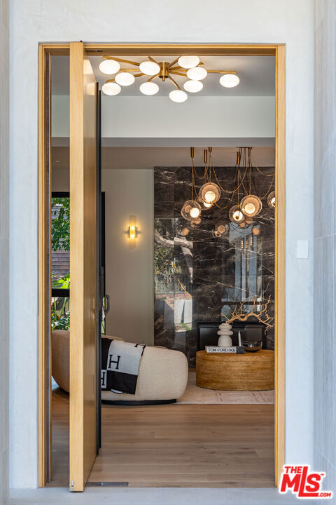 1271 Sunset Plaza Drive, Los Angeles CA: https://media.crmls.org/mediaz/1f492de0-d1ca-4e36-afbf-d640fc3edcff.jpg