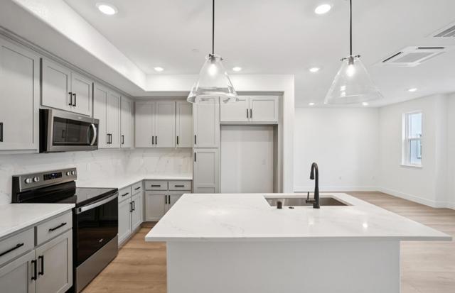 Image 24 of 46 For 671 Lindendale Court 168-18 Pla