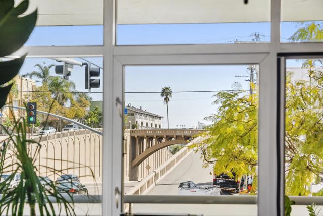 3812 Park Boulevard, San Diego CA: https://media.crmls.org/mediaz/1f495fe7-7cf1-482d-9d6e-9c4381b2b01c.jpg