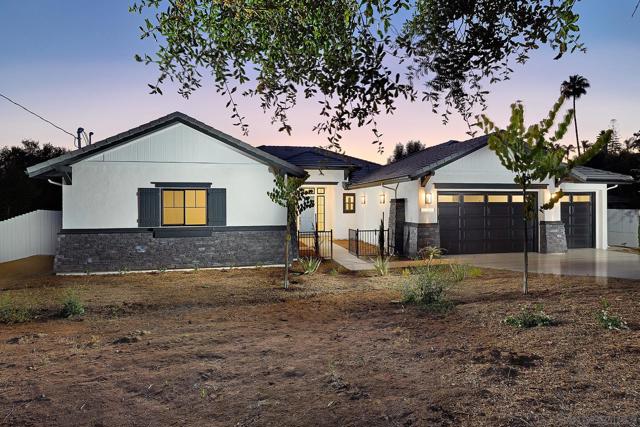 2745 Alexander Dr, Escondido CA: https://media.crmls.org/mediaz/1f4961df-c3e1-440e-99ce-00ab172fad24.jpg