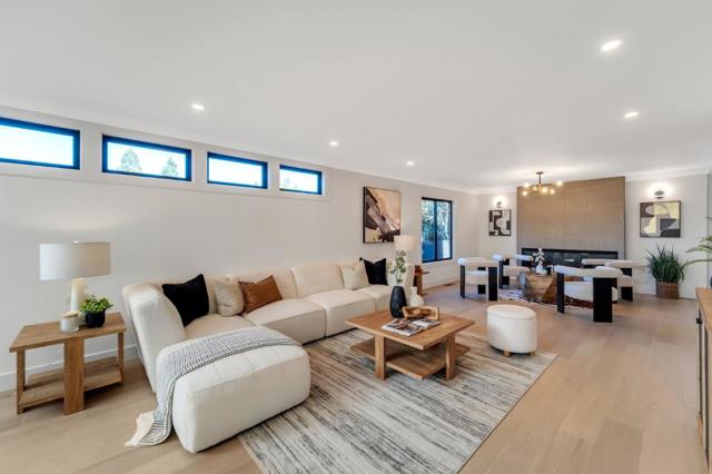 2071 Oakley Avenue, Menlo Park CA: https://media.crmls.org/mediaz/1f4a0b07-0ce8-4d2f-9fa3-82ffdae02b46.jpg