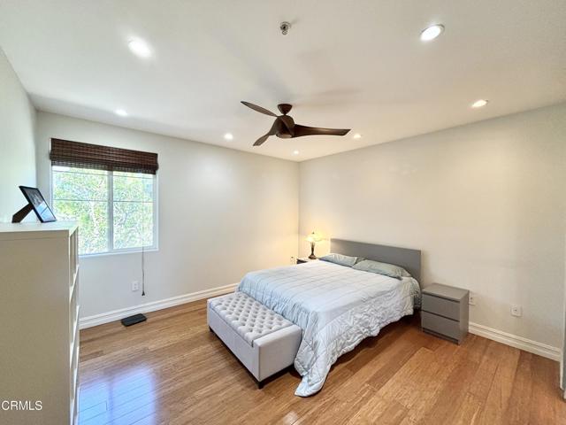1430 Windshore Way, Oxnard CA: https://media.crmls.org/mediaz/1f4b468c-78e0-43be-89a7-d3fe231cbcb2.jpg