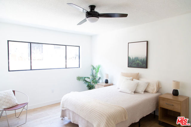 4938 Rosewood Avenue, Los Angeles CA: https://media.crmls.org/mediaz/1f4bc30b-6a39-4927-9931-7767ddd77eb9.jpg