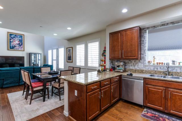 2789 Lavender Terrace, San Jose CA: https://media.crmls.org/mediaz/1f4c3ba5-2bd6-4d4c-9411-a1e725a62615.jpg