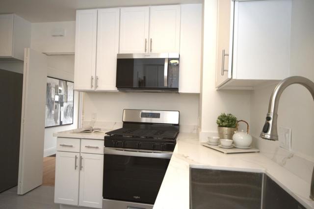 2306 32ND Avenue, San Francisco CA: https://media.crmls.org/mediaz/1f4c4c3f-010f-4551-a14d-1cd7c42c70d3.jpg