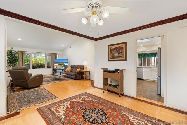 1745 Tamarack Ave, Carlsbad CA: https://media.crmls.org/mediaz/1f4c602d-3d72-4a32-a933-d6f74ddef5db.jpg