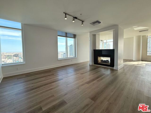 717 W Olympic Boulevard, Los Angeles CA: https://media.crmls.org/mediaz/1f4c7e15-81d9-46c2-9e59-fef48afe499a.jpg