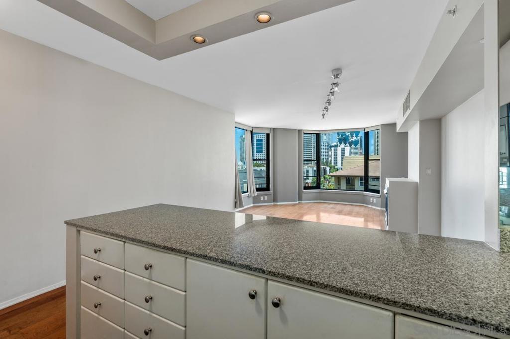 500 Harbor Dr. - photo 5