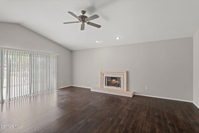 41985 Hemingway Court, Palm Desert CA: https://media.crmls.org/mediaz/1f4d2748-f03f-4ced-9ad3-ed551e9d5e9d.jpg