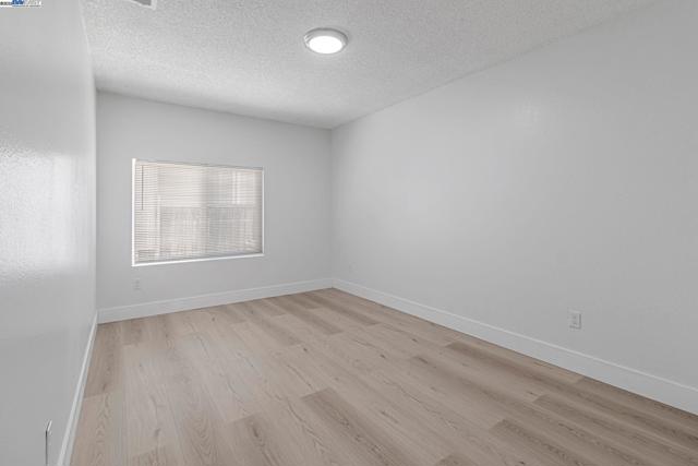 1290 Canterbury, Hercules CA: https://media.crmls.org/mediaz/1f4d2f5b-12f1-444c-ae49-c376bc05d60e.jpg