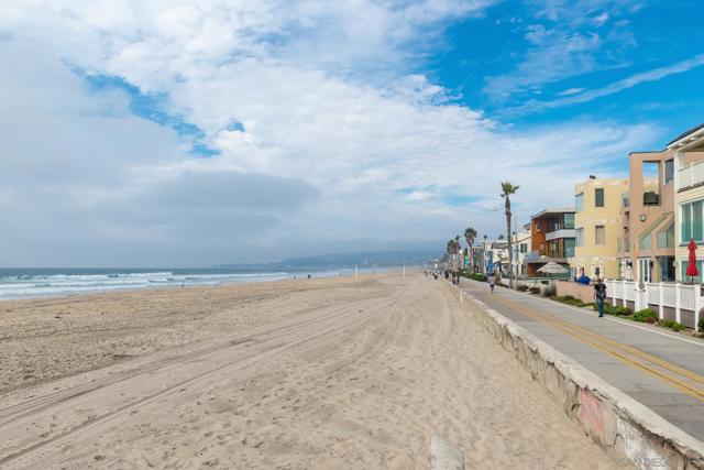 807 Santa Barbara Pl, San Diego CA: https://media.crmls.org/mediaz/1f4e1260-393b-41c4-8ab6-1f2cfa2ae2c5.jpg