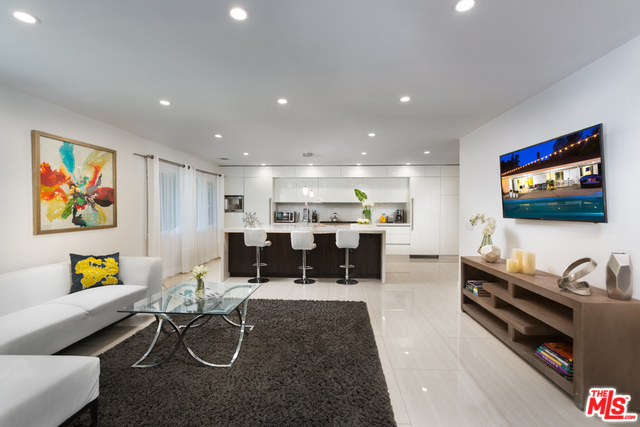 774 N KENTER Avenue, Los Angeles CA: https://media.crmls.org/mediaz/1f4ebf84-c991-477e-bd68-ad581ef4bc38.jpg