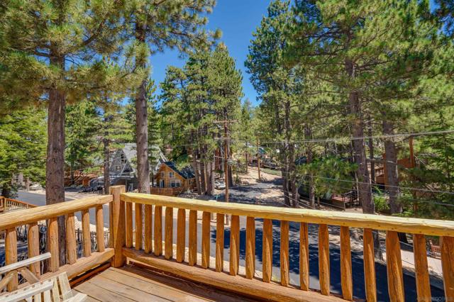 33382 Squirrel Dr, Green Valley Lake CA: https://media.crmls.org/mediaz/1f4fc642-60a3-4d72-ac2b-d8a9b2e69f26.jpg
