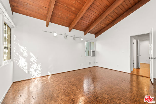 16449 Akron Street, Pacific Palisades CA: https://media.crmls.org/mediaz/1f501190-cb89-43c4-8ea3-6ae62225a9bb.jpg