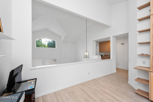 5748 Whispering Pines Circle, Westlake Village CA: https://media.crmls.org/mediaz/1f5032ac-8d3c-4ec4-bf6b-cf9a3349b78f.jpg