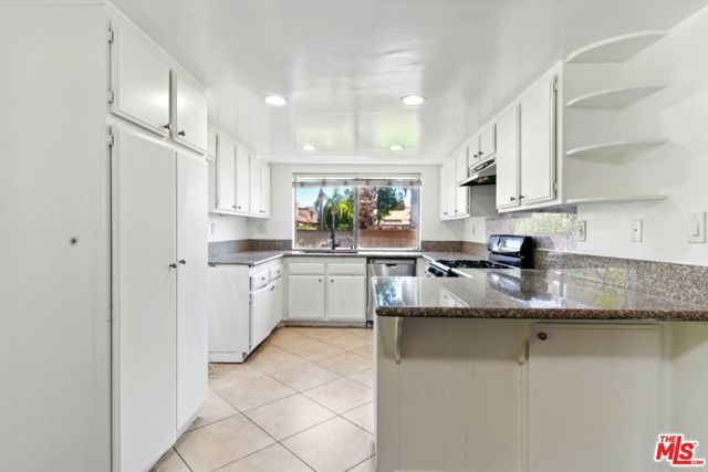 8333 Columbus Avenue, North Hills CA: https://media.crmls.org/mediaz/1f5032b1-d965-4d29-92f5-bac0a80ca3f3.jpg