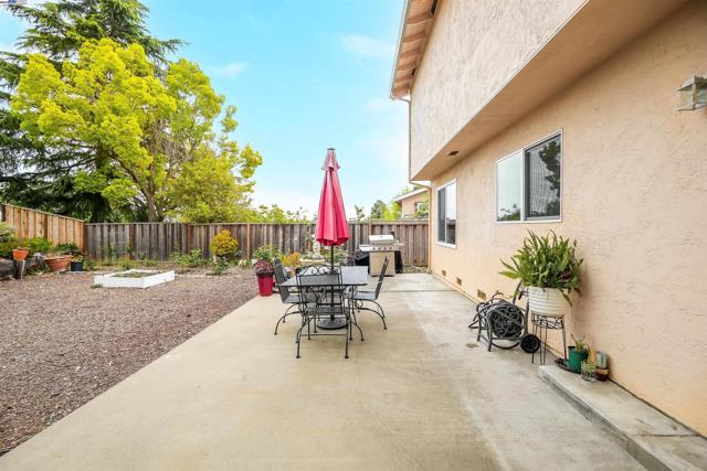 11868 Bloomington Way, Dublin CA: https://media.crmls.org/mediaz/1f5049d5-44e8-440f-90b8-06fbabfe911e.jpg