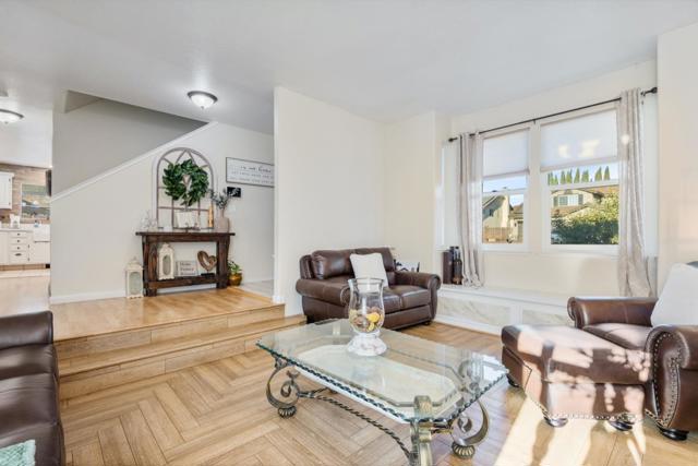 1090 Los Altos Drive, Hollister CA: https://media.crmls.org/mediaz/1f515567-2a12-4d1d-907c-28a17bfc28a4.jpg