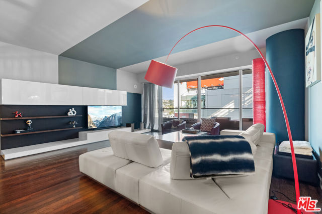 6250 Hollywood Boulevard, Los Angeles CA: https://media.crmls.org/mediaz/1f5161a2-3cba-4977-bd5d-86de706a6523.jpg