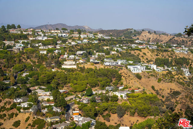 2125 Kew Drive, Los Angeles CA: https://media.crmls.org/mediaz/1f51a52e-7d48-463e-b562-4a6cc5af0bae.jpg