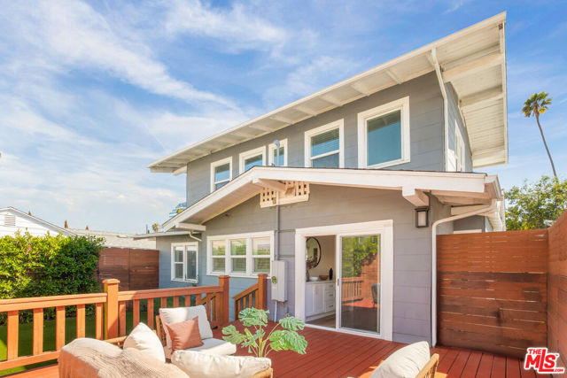 1016 S Bundy Drive, Los Angeles CA: https://media.crmls.org/mediaz/1f52139c-1ec6-4114-bc87-026628e8cd58.jpg