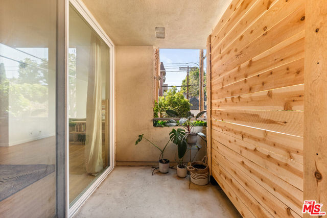 1500 Camden Avenue, Los Angeles CA: https://media.crmls.org/mediaz/1f52c402-f6a2-4eae-940a-2de317ce2ae8.jpg
