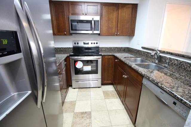 3935 Nobel Dr, San Diego CA: https://media.crmls.org/mediaz/1f552ebc-36a4-44ee-83d6-05c1b6d3efee.jpg