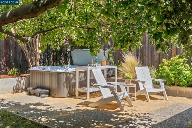206 Santa Fe Dr, Walnut Creek CA: https://media.crmls.org/mediaz/1f555819-874e-4cb5-a8d8-94578d2ff518.jpg