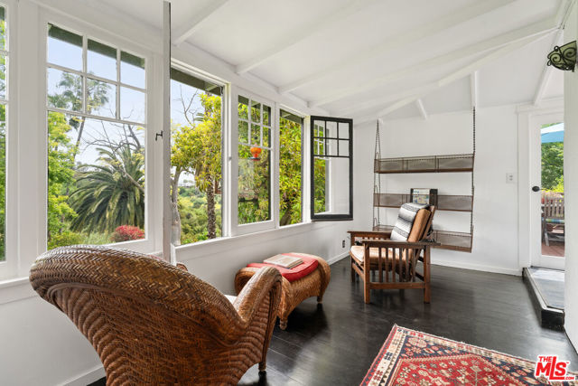 955 W Avenue 37, Los Angeles CA: https://media.crmls.org/mediaz/1f560529-bcb4-479f-ab0f-8a05b7ffd94f.jpg