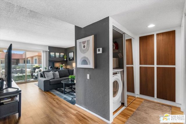 400 N Sunrise Way, Palm Springs CA: https://media.crmls.org/mediaz/1f56097e-b885-4280-8c3d-ff034e3ce08b.jpg