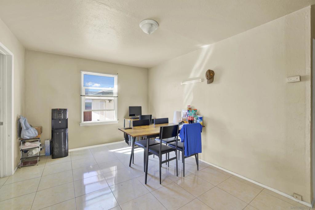 MLS #250039502SD image #21