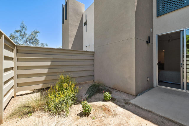211 The, Palm Springs CA: https://media.crmls.org/mediaz/1f56f1e3-dac9-41cc-9b89-b383ce3b6535.jpg