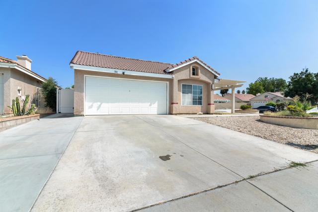 Detail Gallery Image 4 of 43 For 2732 Kingsbury Ave, Hemet,  CA 92545 - 3 Beds | 2 Baths