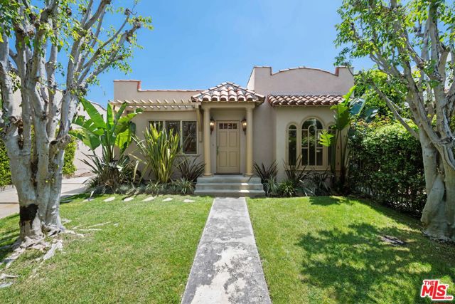 704 Westbourne Drive, West Hollywood CA: https://media.crmls.org/mediaz/1f575e12-6f45-4820-bc84-ff3d98b3a995.jpg
