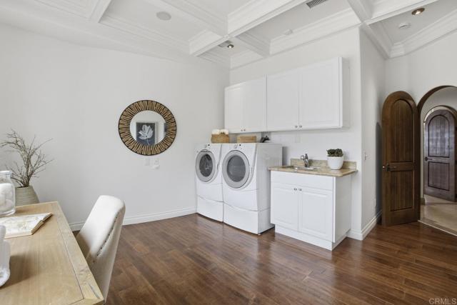 1745 Amalfi Street, La Jolla CA: https://media.crmls.org/mediaz/1f5841e5-29a8-4d5d-8fa2-6db835515716.jpg