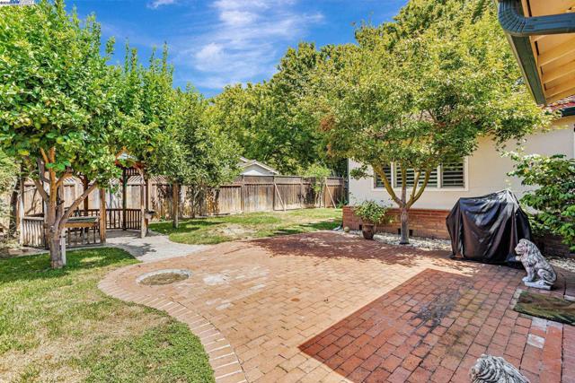 903 Lanewood Dr, San Jose CA: https://media.crmls.org/mediaz/1f584b34-3441-4157-9da5-b2cf4950cba0.jpg