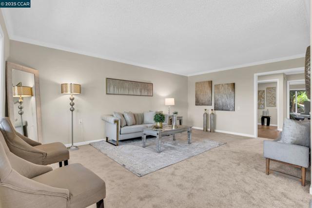 1200 Canyonwood Ct, Walnut Creek CA: https://media.crmls.org/mediaz/1f587323-66ae-4255-84b9-3411decbb138.jpg