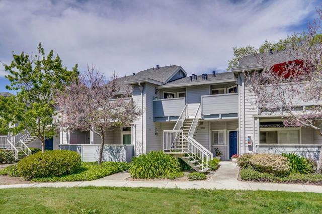 336 Shadow Run Drive, San Jose CA: https://media.crmls.org/mediaz/1f593bf1-55b3-4d73-a3cc-558475cc741e.jpg