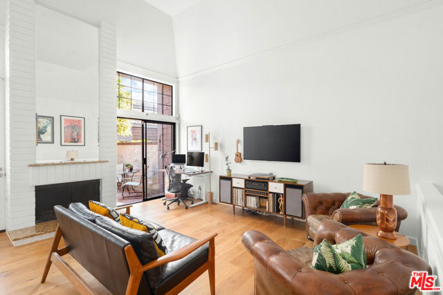 4616 Glencoe Avenue, 6 photo 5